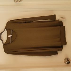 LuLaRoe Lynnae Long Sleeve Top Size M NWT